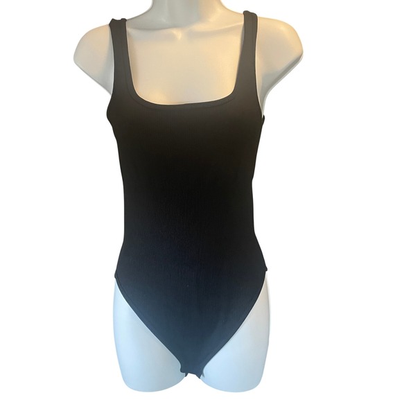 OQQ Tops - OQQ Womens Ribbed Seamless Scoop Neck Bodysuit M Black Minimalist Basic Capsule